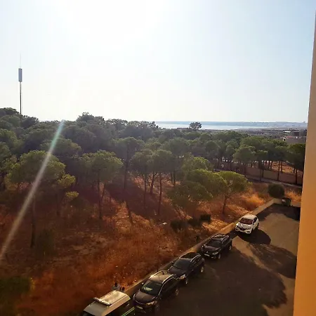 T1 Salgados - Touch The Sea And The Green Apartmán